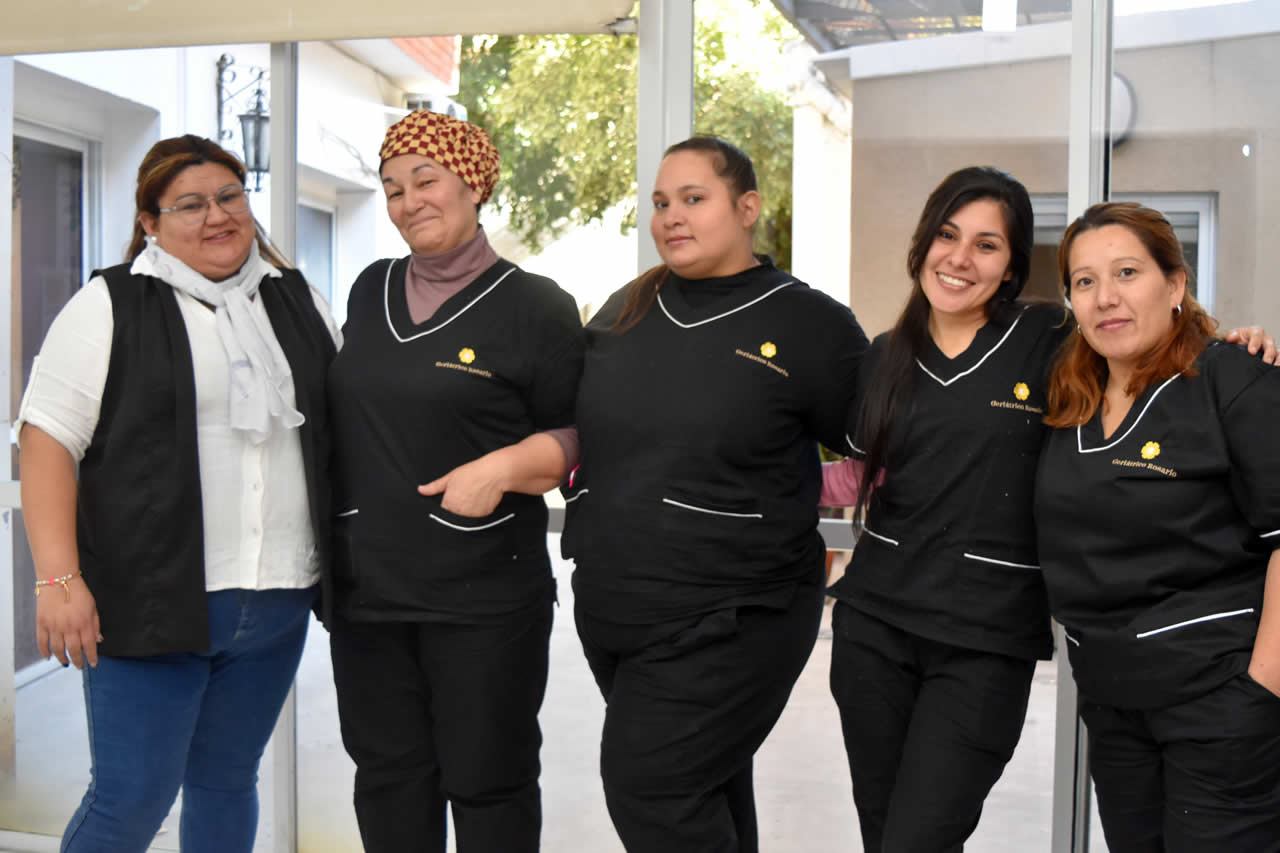 Atención médica y nutrición en geriátrico